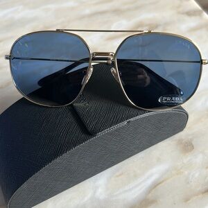 Prada Women’s Aviatior Sunglasses Gold Frame Blue Tint Authentic‎ w/Case